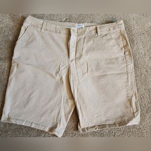 Liz Claiborne khaki shorts